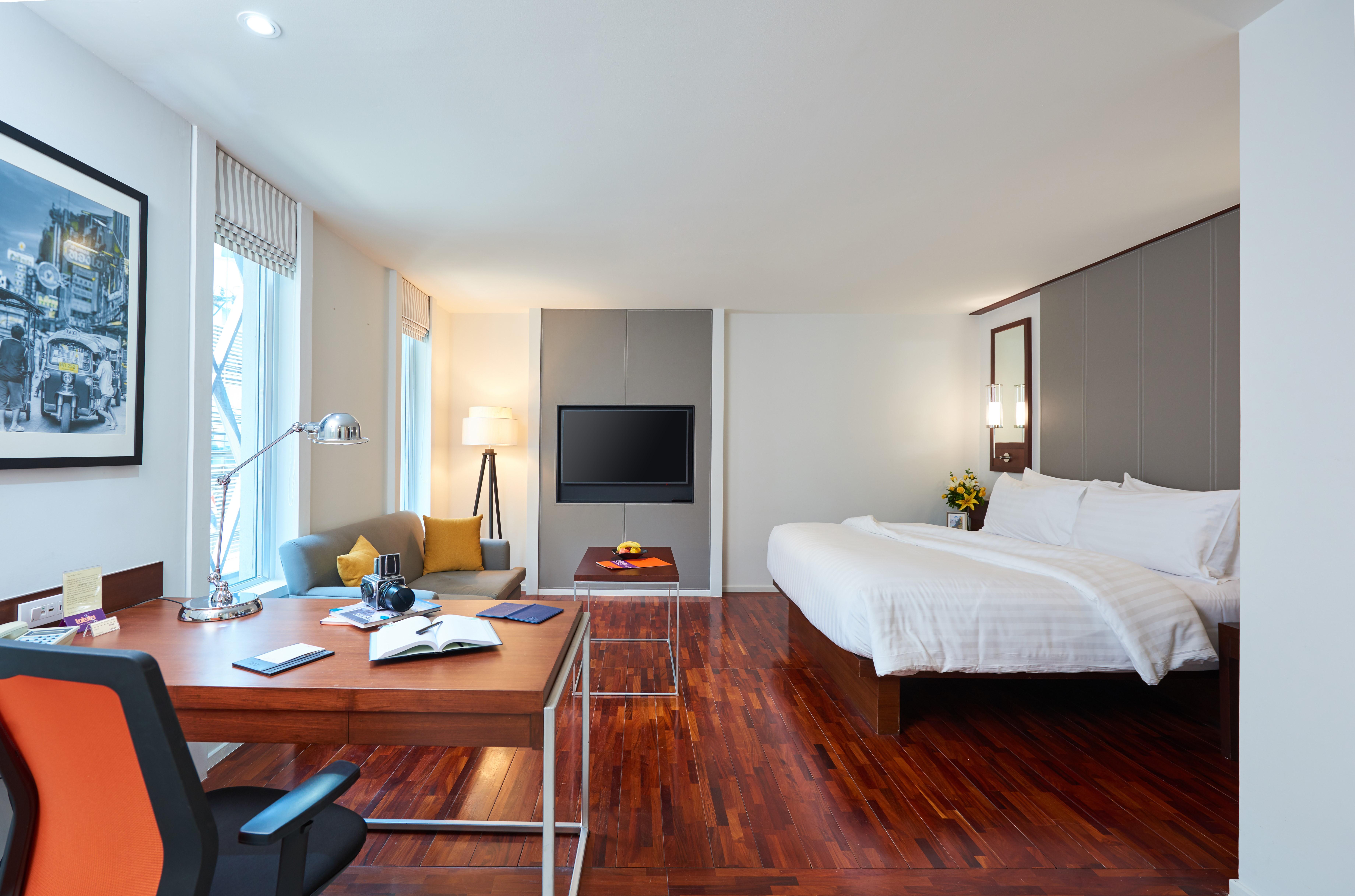 Triple Two Silom Hotel Bangkok Kültér fotó
