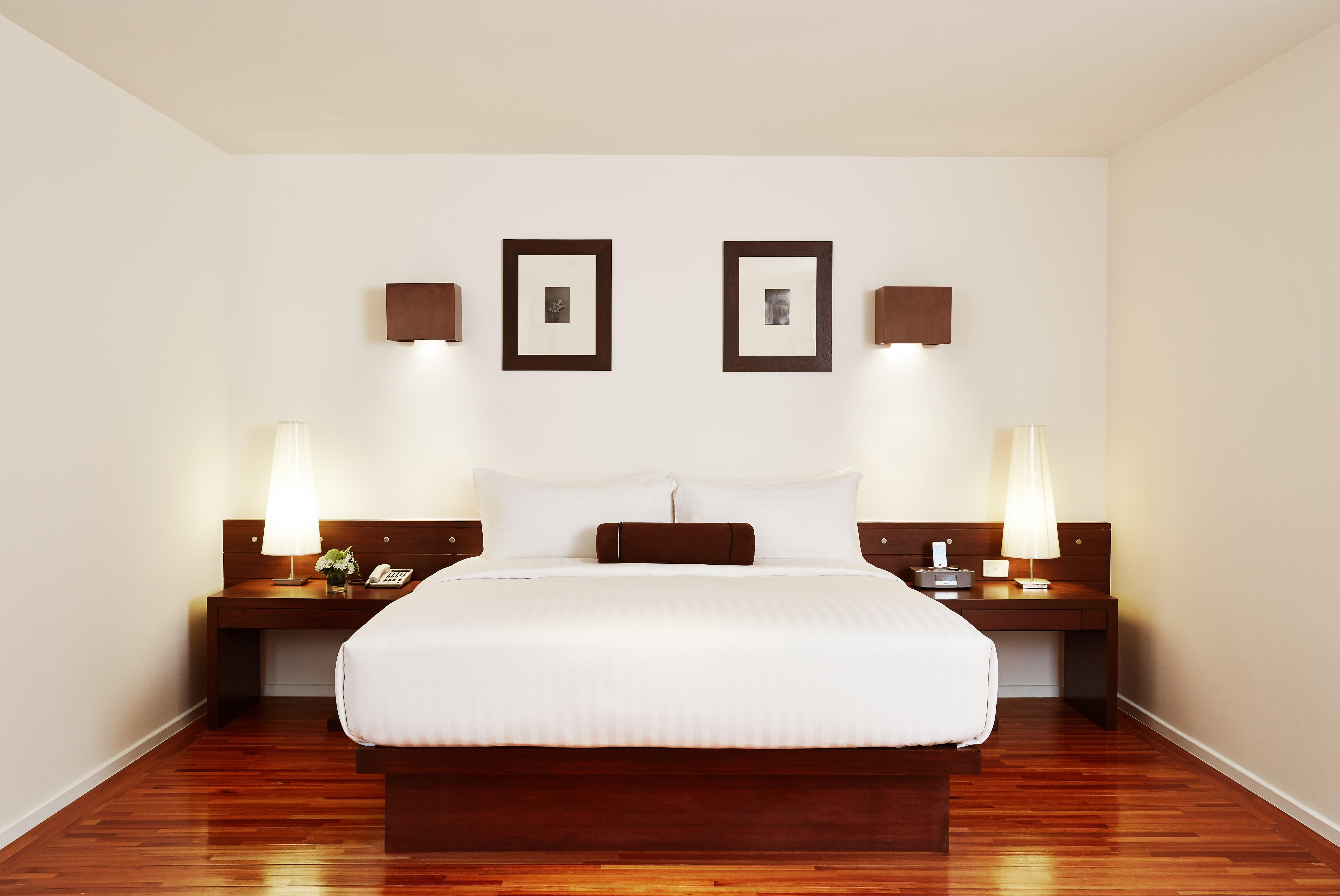 Triple Two Silom Hotel Bangkok Kültér fotó