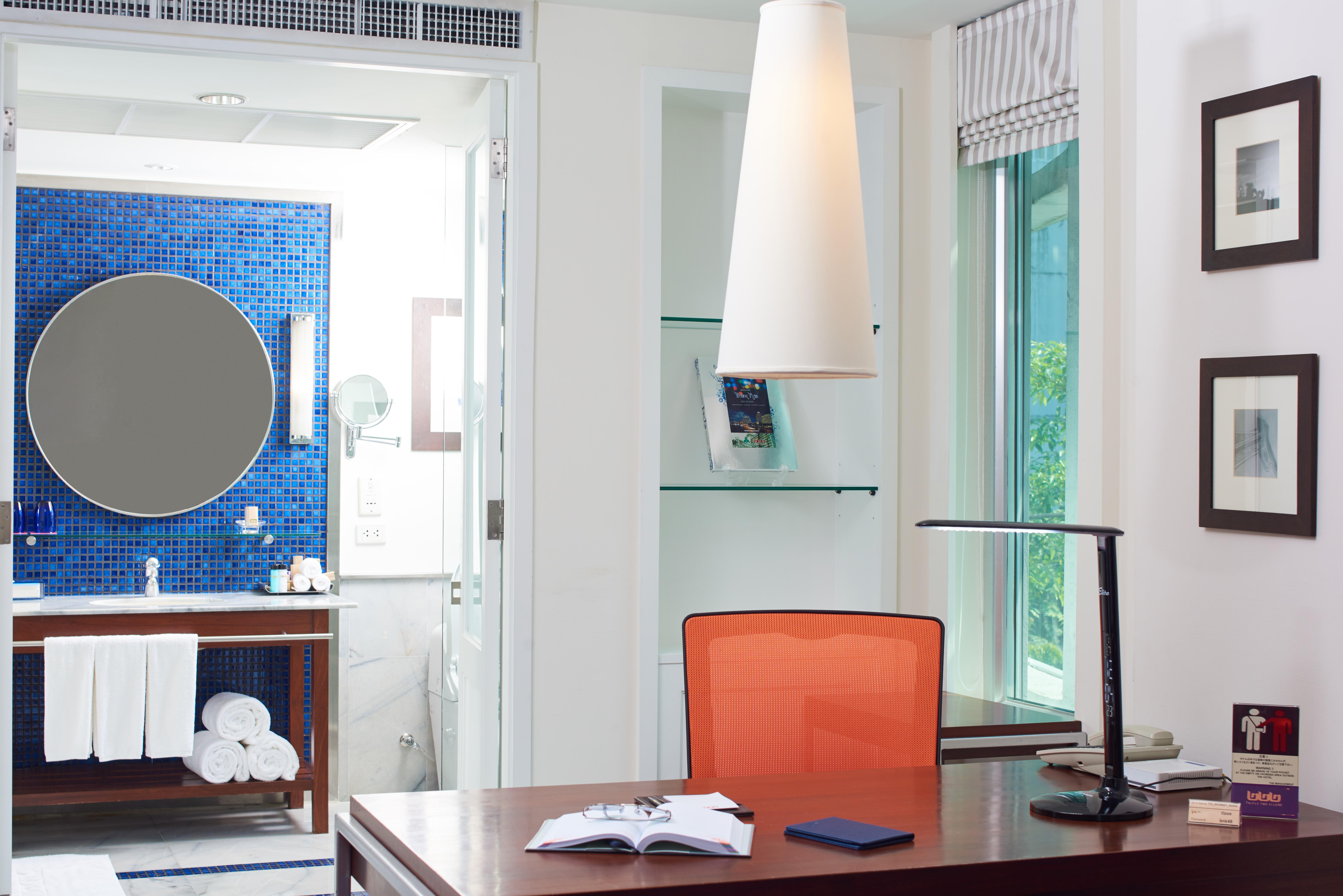 Triple Two Silom Hotel Bangkok Kültér fotó