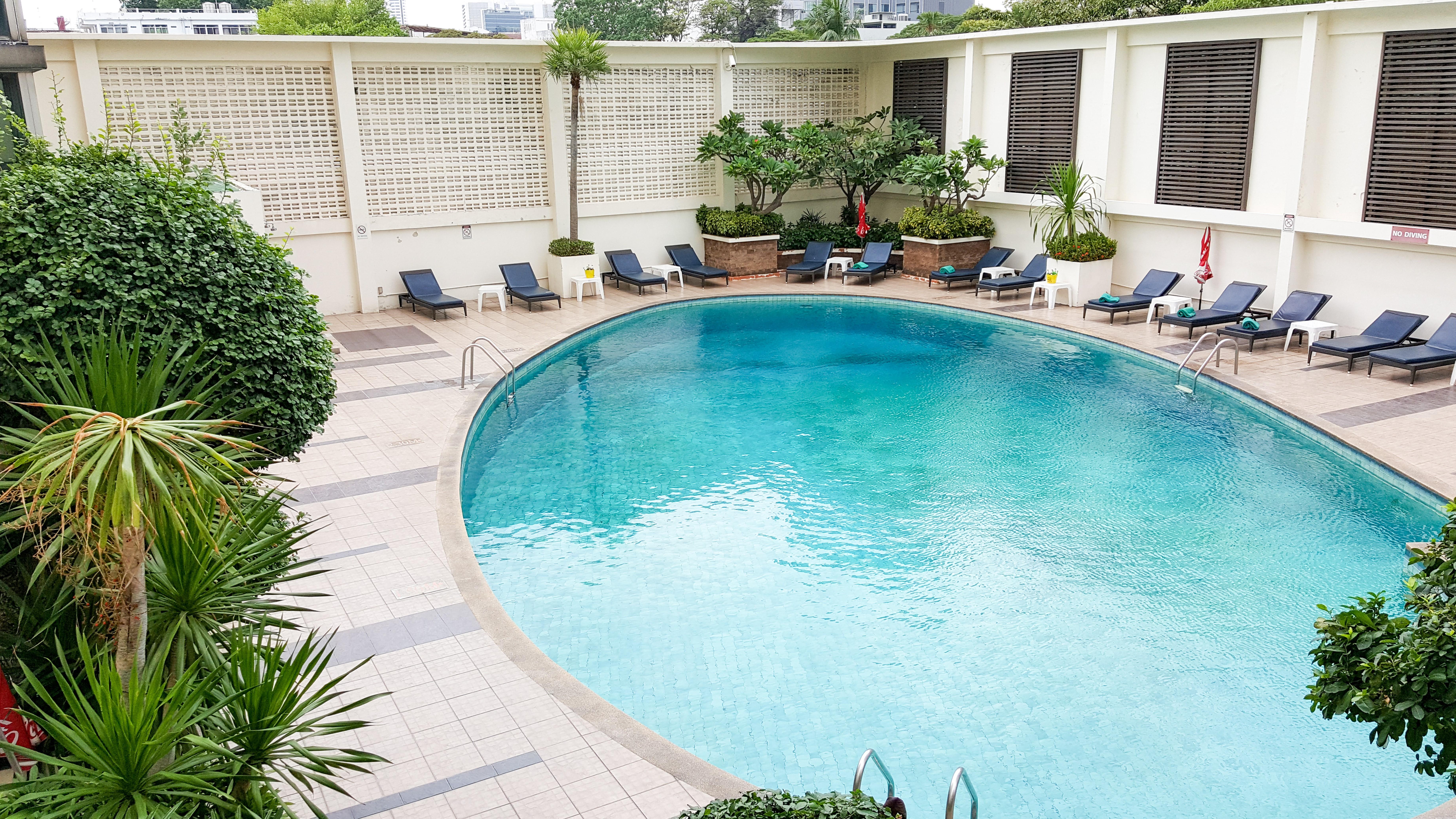 Triple Two Silom Hotel Bangkok Kültér fotó
