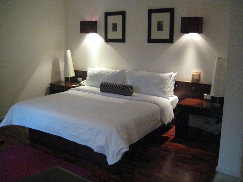 Triple Two Silom Hotel Bangkok Kültér fotó