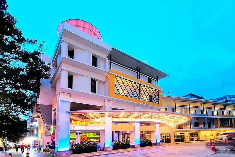 Triple Two Silom Hotel Bangkok Kültér fotó