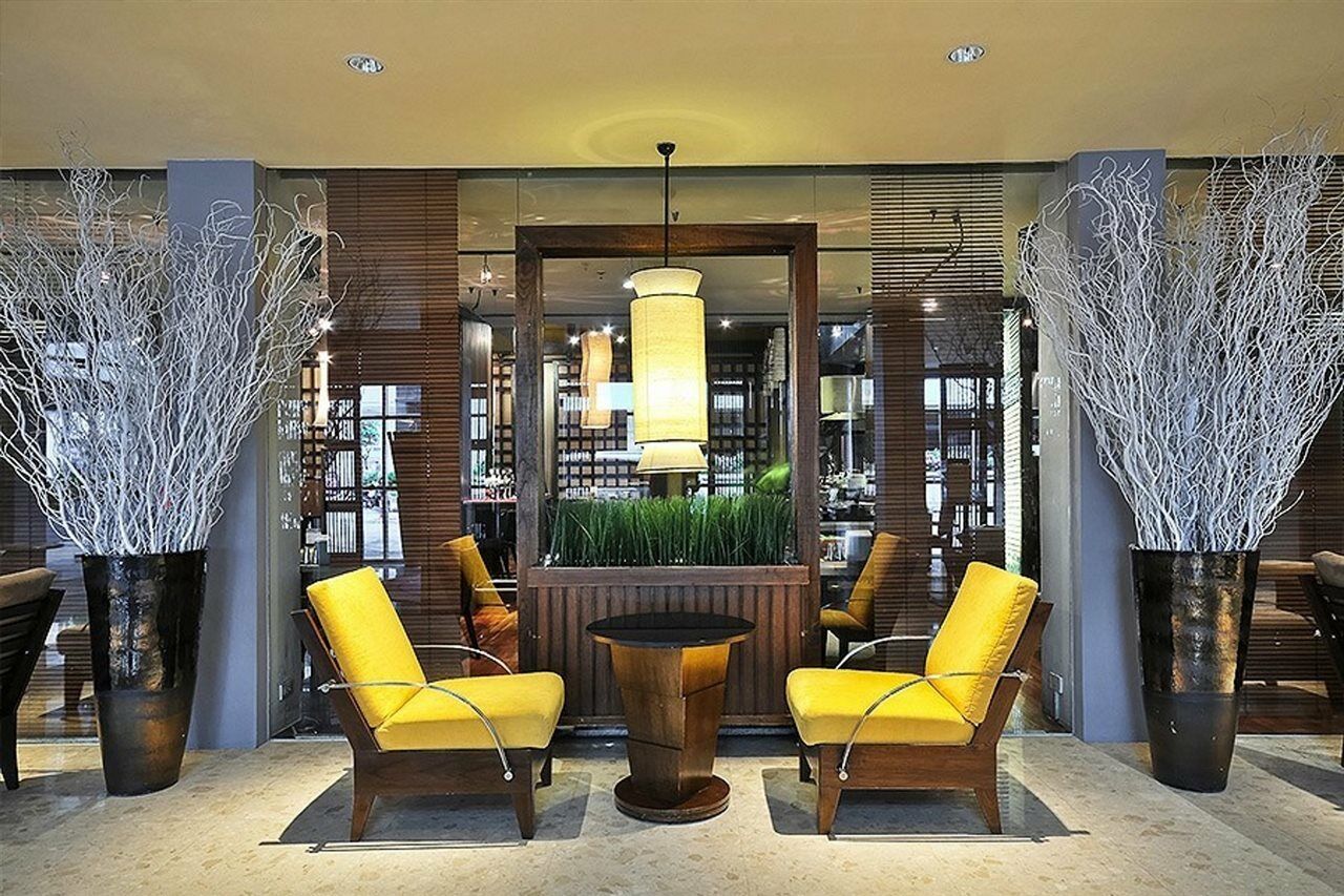 Triple Two Silom Hotel Bangkok Kültér fotó